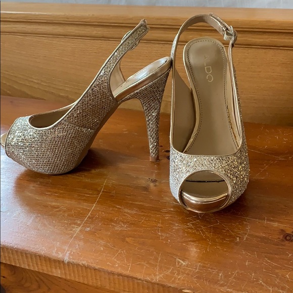 Also Heels - Picture 3 of 5